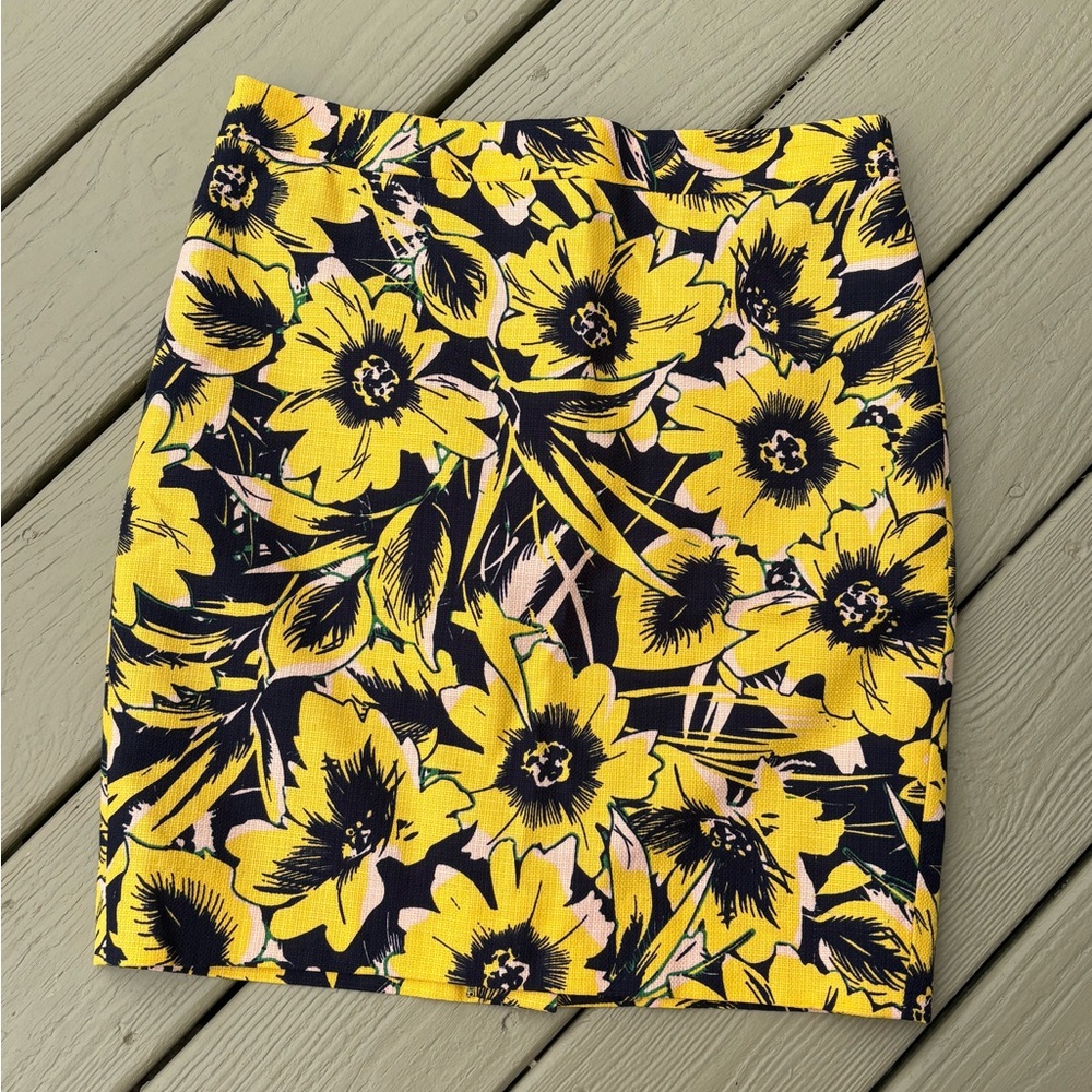 NWOT J. CREW Yellow Pencil Knee Length Pencil Skirt for Resort Wear, Size. 4